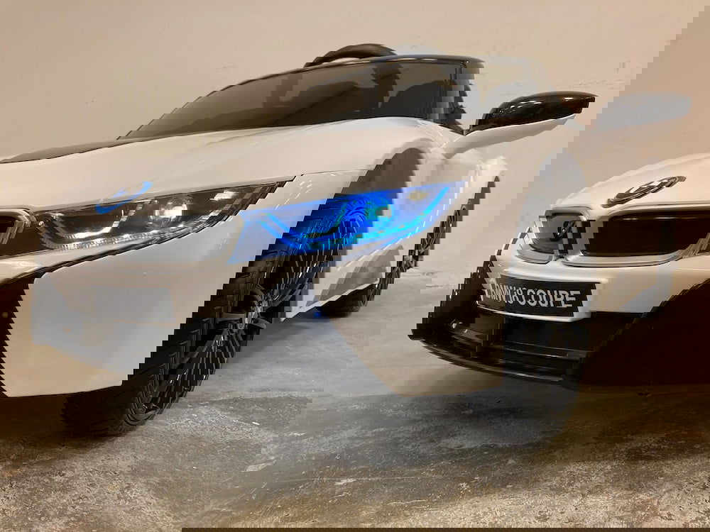 Elektrische kinderauto BMW i8 wit - 12 volt softstart - RideCars