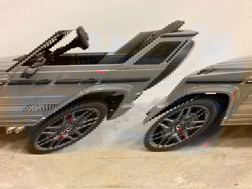 Elektrische kinderauto Mercedes G63 AMG 12 volt zilver grijs - RideCars