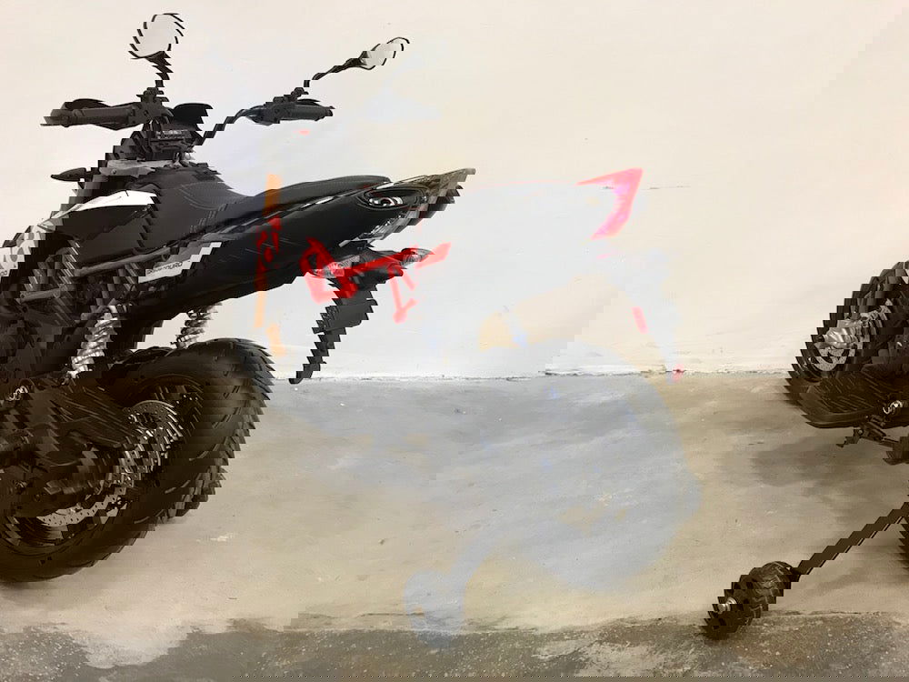 Elektrische kindermotor Aprilia Dorsoduro 12 volt - RideCars