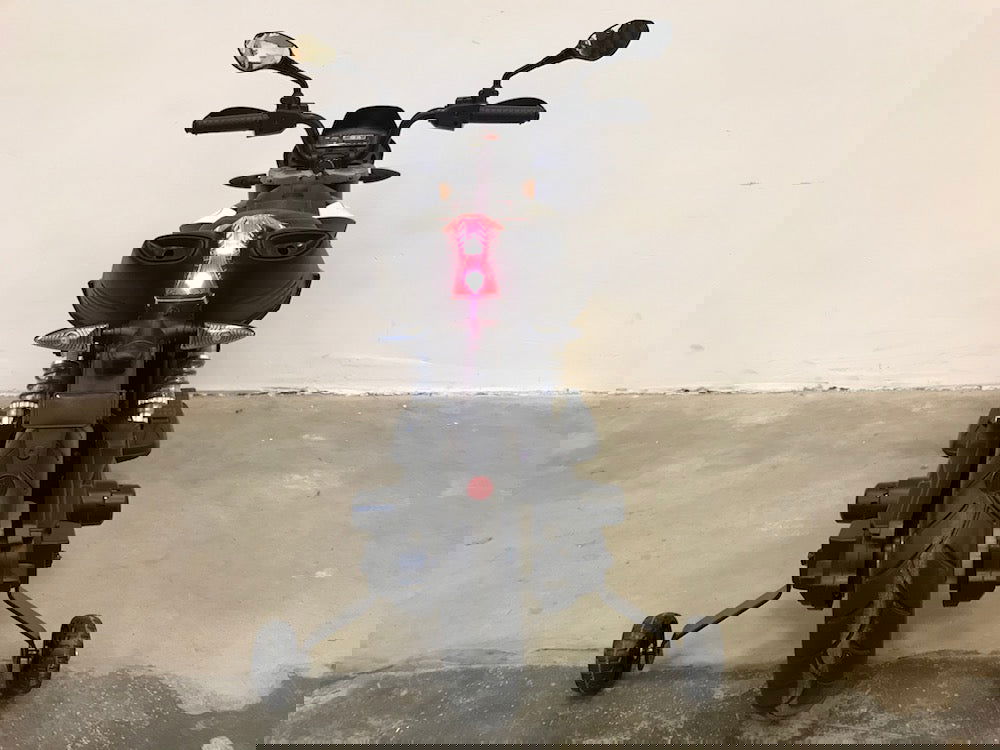 Elektrische kindermotor Aprilia Dorsoduro 12 volt - RideCars