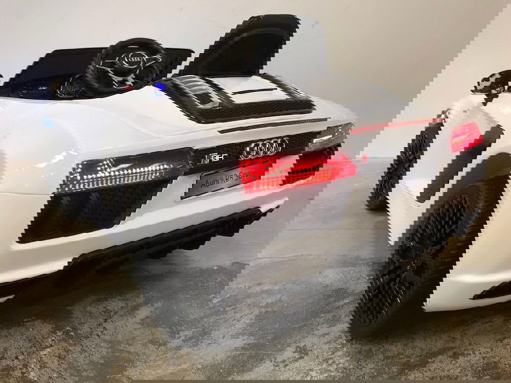 Audi R8 elektrische kinderauto wit 12 volt 2.4G RC - RideCars