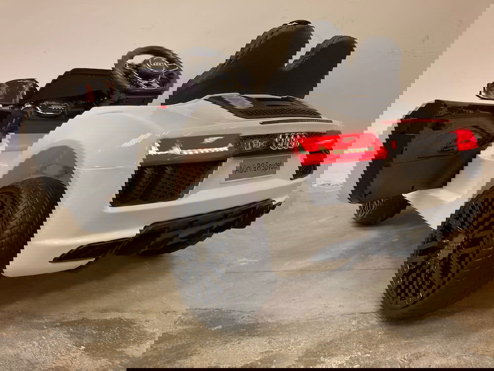 Audi R8 kinderauto mini 12 volt wit - RideCars