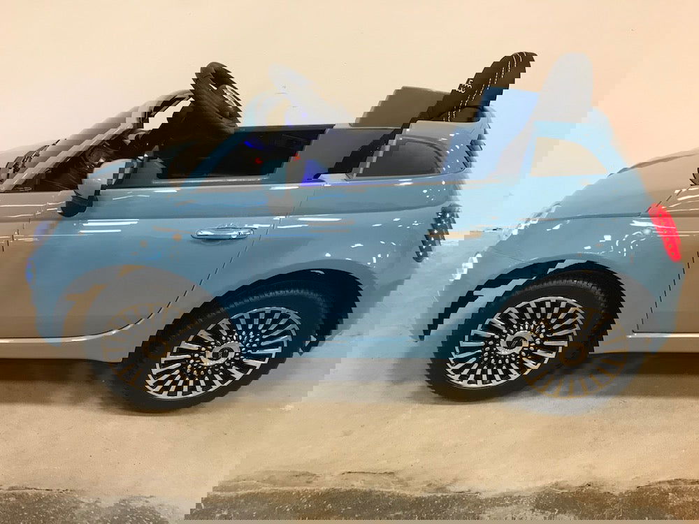 Bestuurbare auto kind Fiat 500 12 volt softstart blauw - RideCars