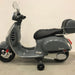Elektrische kinder scooter Vespa GTS met windscherm en koffer grijs - RideCars