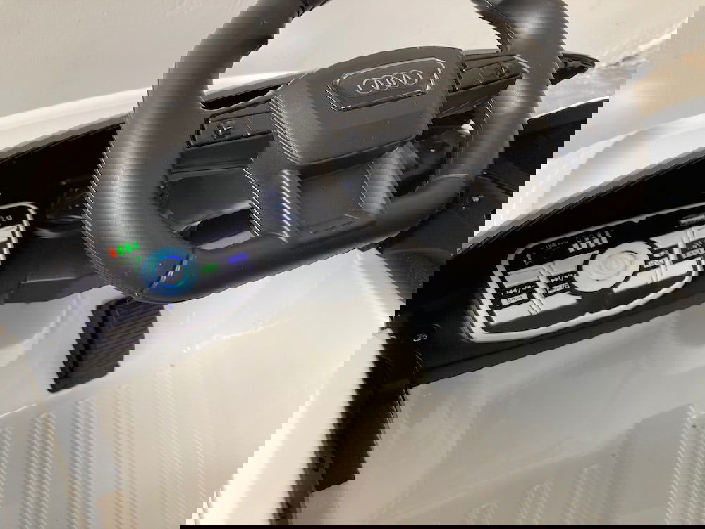 Elektrische kinderauto Audi E-tron wit 12 volt - RideCars