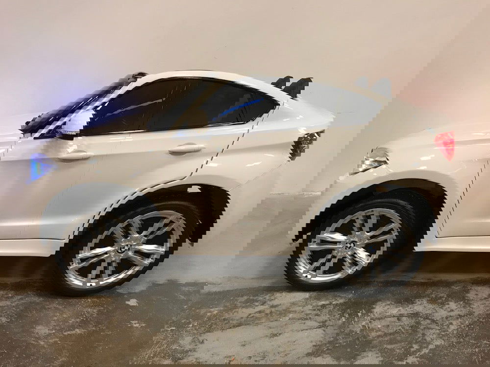Elektrische kinderauto BMW X6 twee persoons wit - RideCars