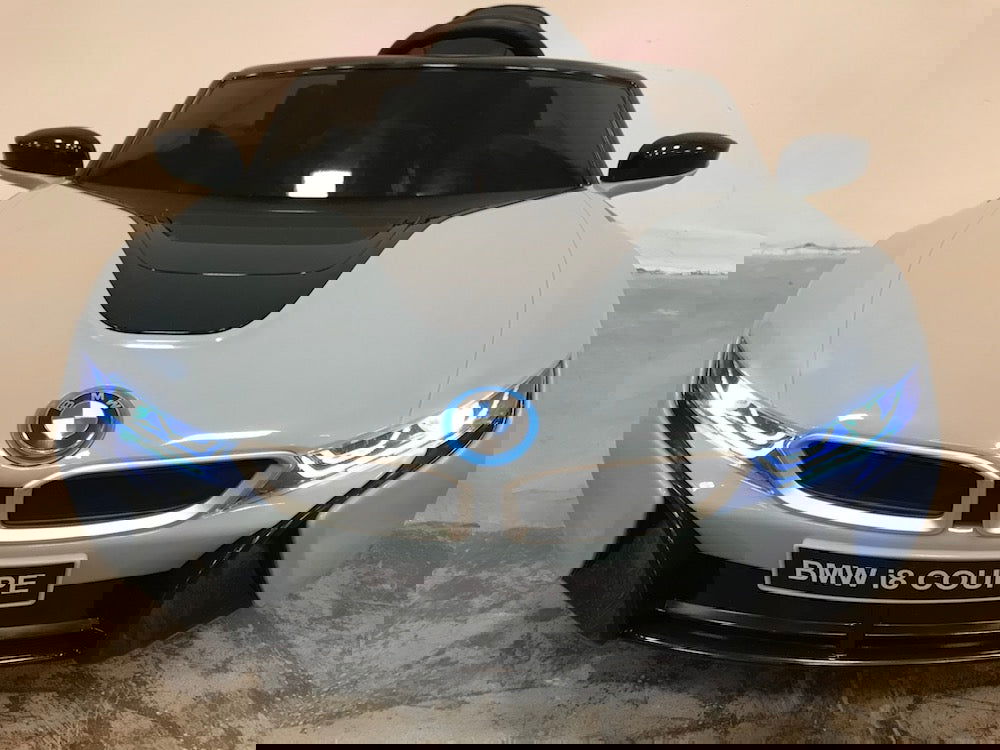 Elektrische kinderauto BMW i8 - 12 volt softstart 2.4G - blauw - RideCars