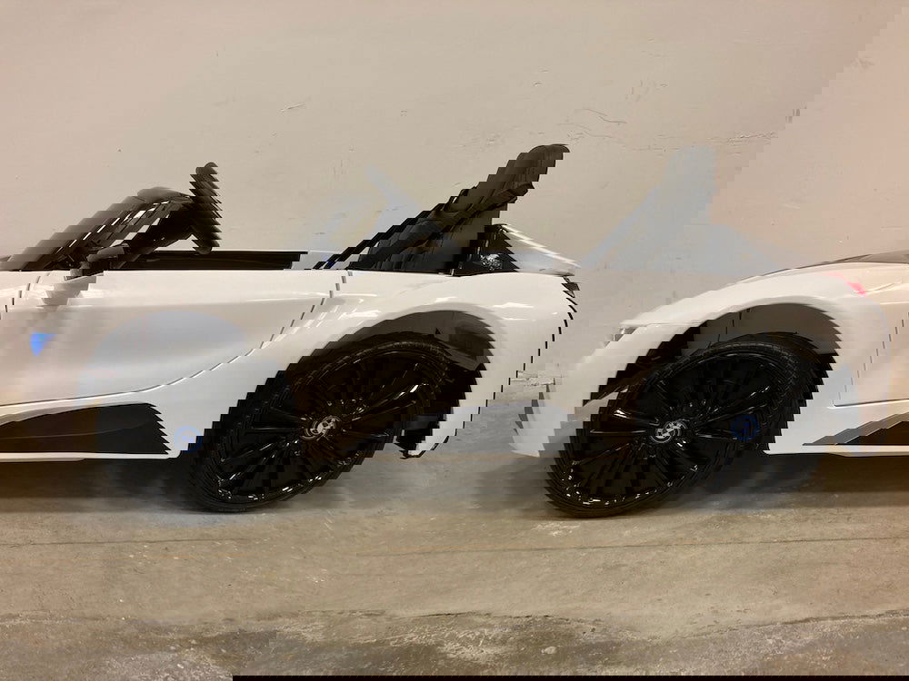 Elektrische kinderauto BMW i8 wit - 12 volt softstart - RideCars