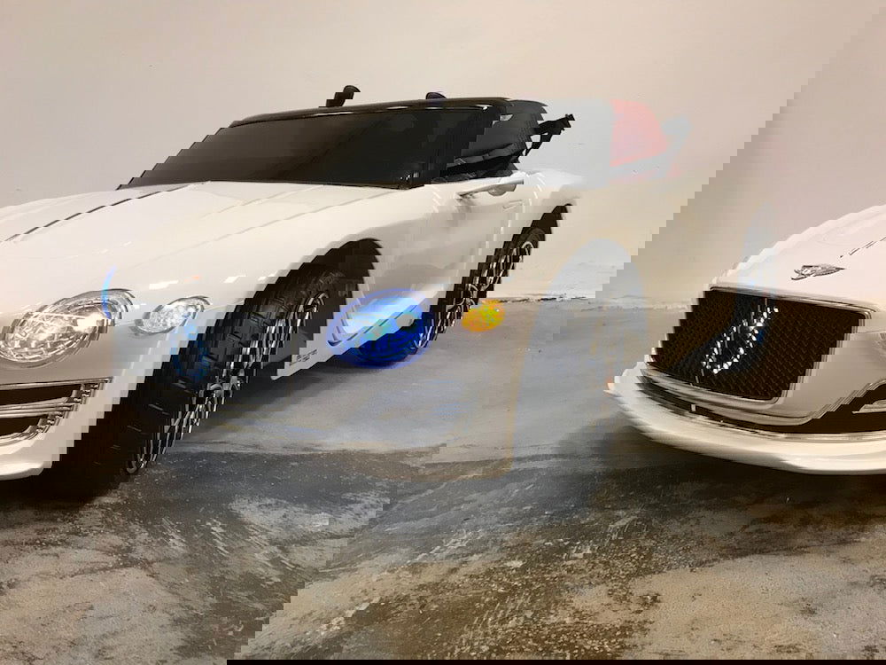 Elektrische kinderauto Bentley EXP 12 vleugeldeuren wit 12 volt 2.4G RC - RideCars