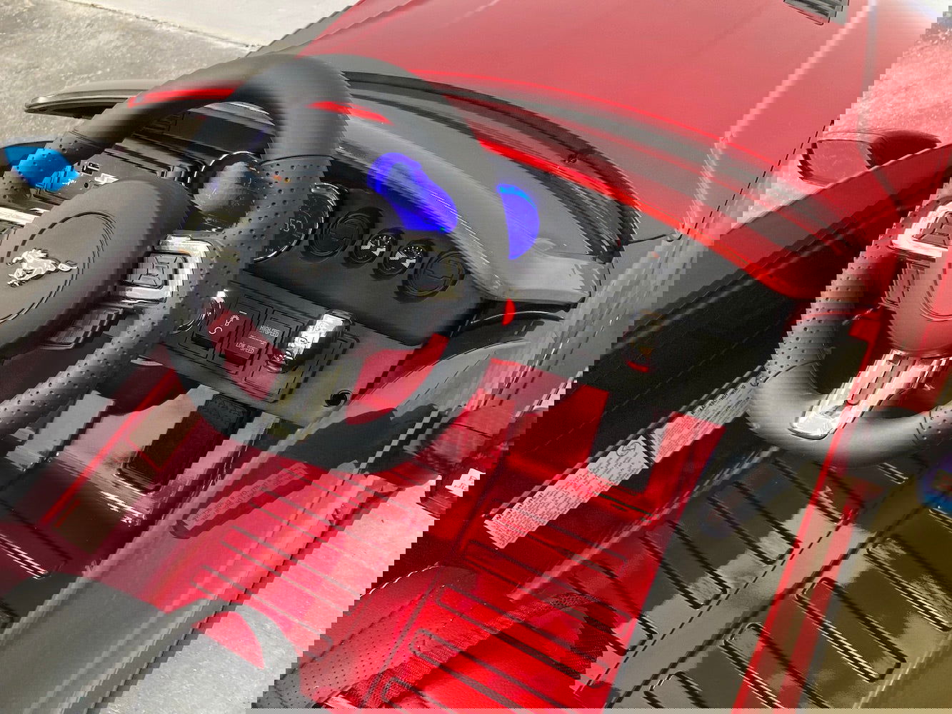 Elektrische kinderauto Ford Mustang 24 volt drift rood - RideCars
