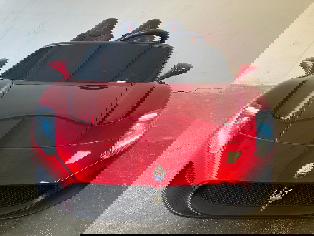 Elektrische kinderauto Maserati MC-20 2 persoons  24 volt - RideCars