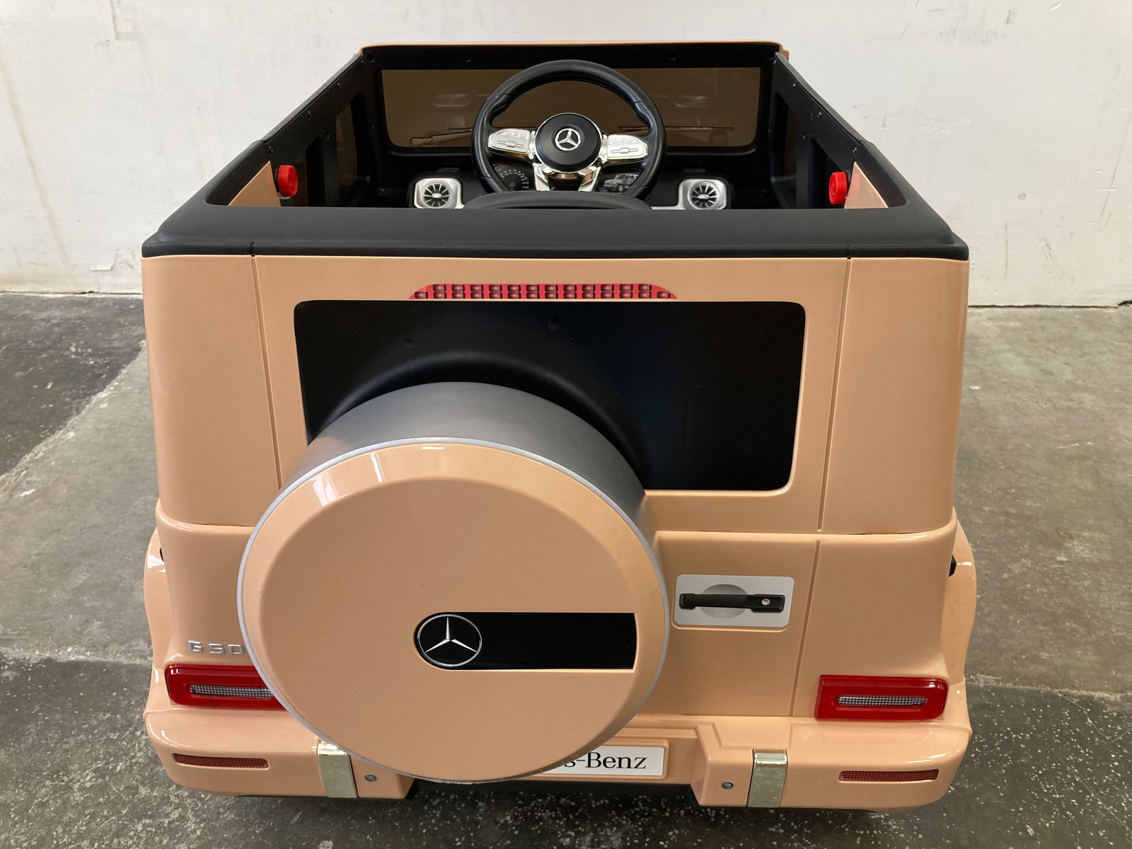Elektrische kinderauto Mercedes G500 beige 12 volt - RideCars
