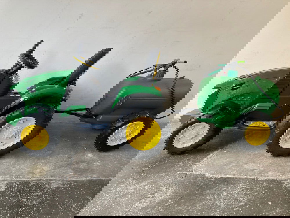 Elektrische kindertractor met watertank 12 volt - RideCars