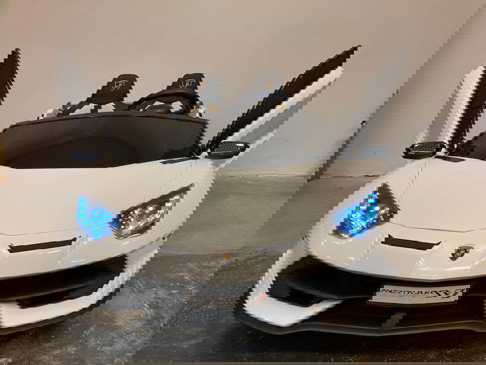 Lamborghini kinderauto Aventador 24 volt wit met drift - twee persoons - RideCars