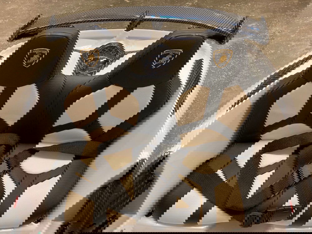 Lamborghini kinderauto Aventador 24 volt wit met drift - twee persoons - RideCars