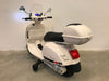 Vespa kinderscooter elektrisch GTS met koffer en windscherm 12 volt wit - RideCars