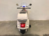Vespa kinderscooter elektrisch GTS met koffer en windscherm 12 volt wit - RideCars