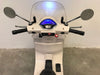 Vespa kinderscooter elektrisch GTS met koffer en windscherm 12 volt wit - RideCars