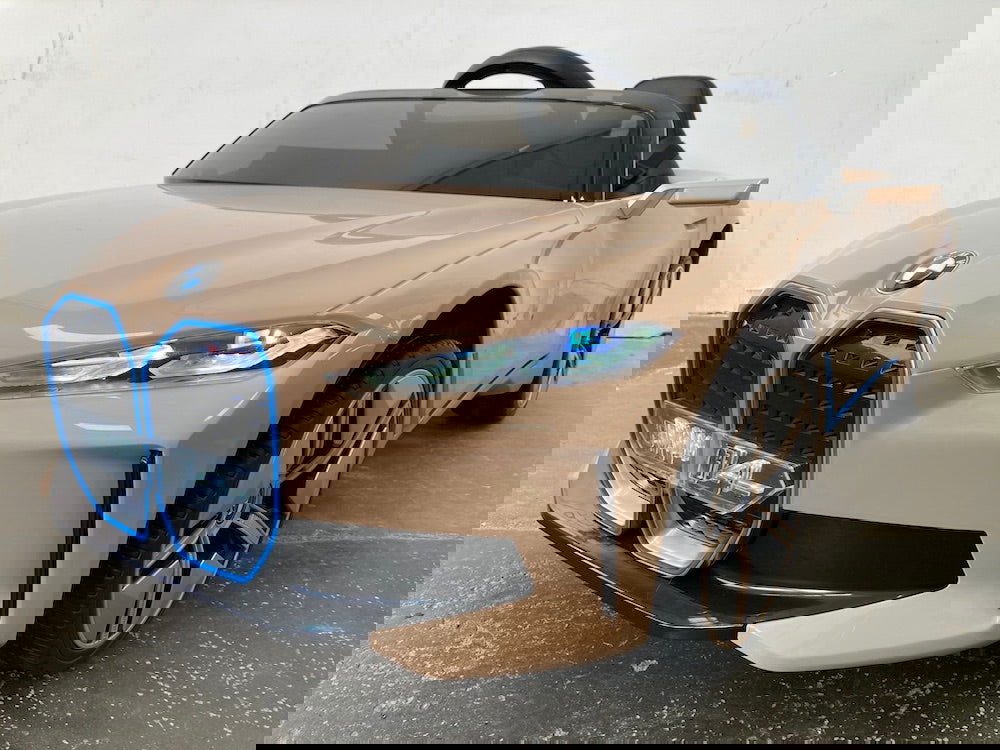 bestuurbare auto kind BMW i4 12 volt - RideCars