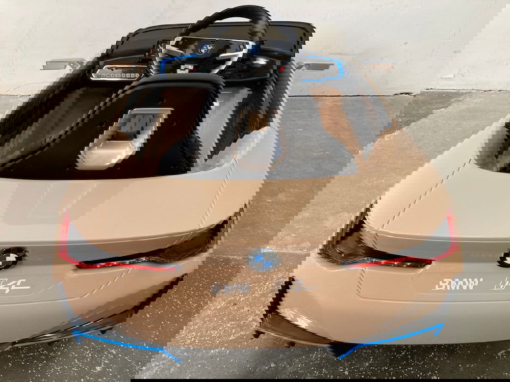 bestuurbare auto kind BMW i4 12 volt - RideCars