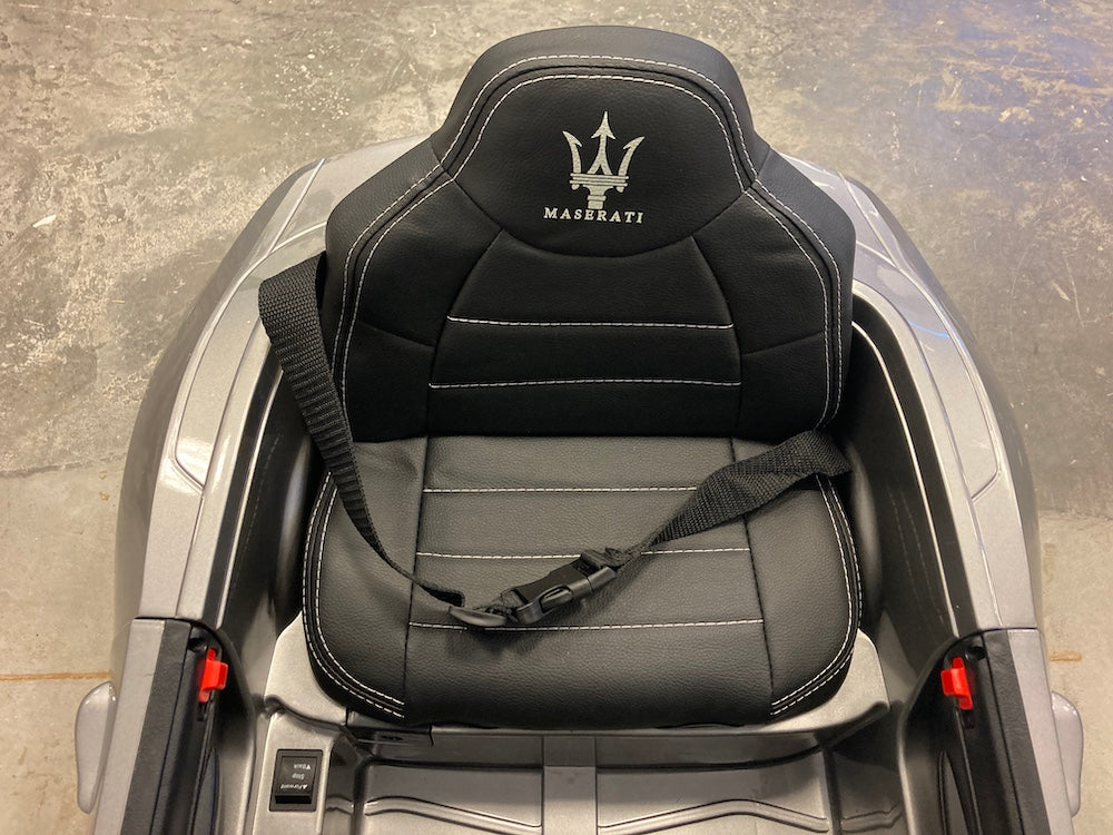 Elektrische auto kind Maserati GC Sport grijs